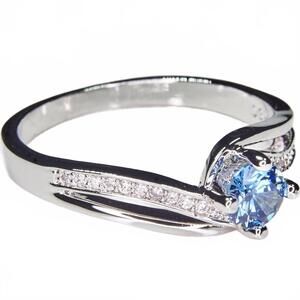 NEW FAIRE rhodium plated ring in blue